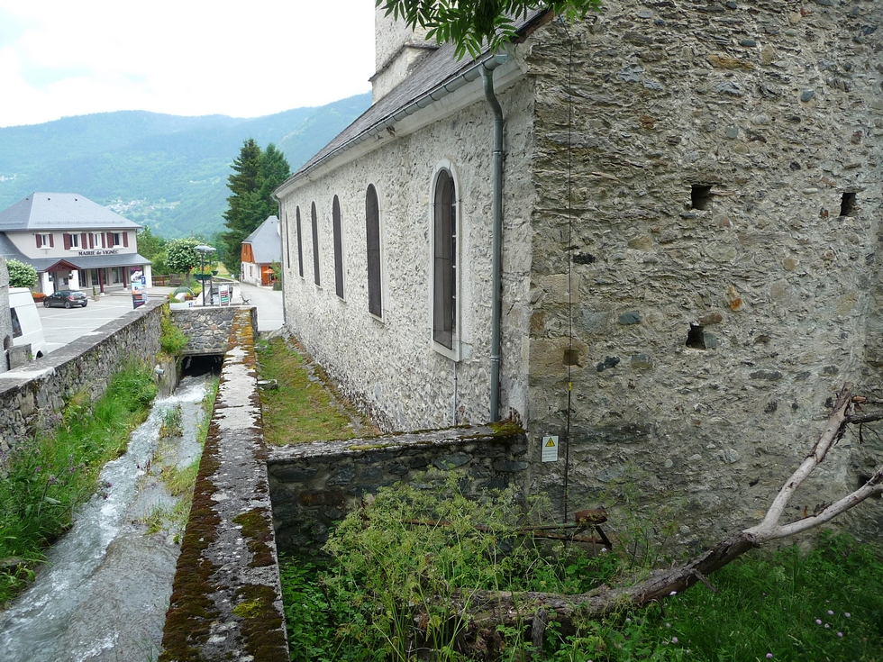 eglise-vignec-pierres-gallo-romaines-en-danger-vallee-aure