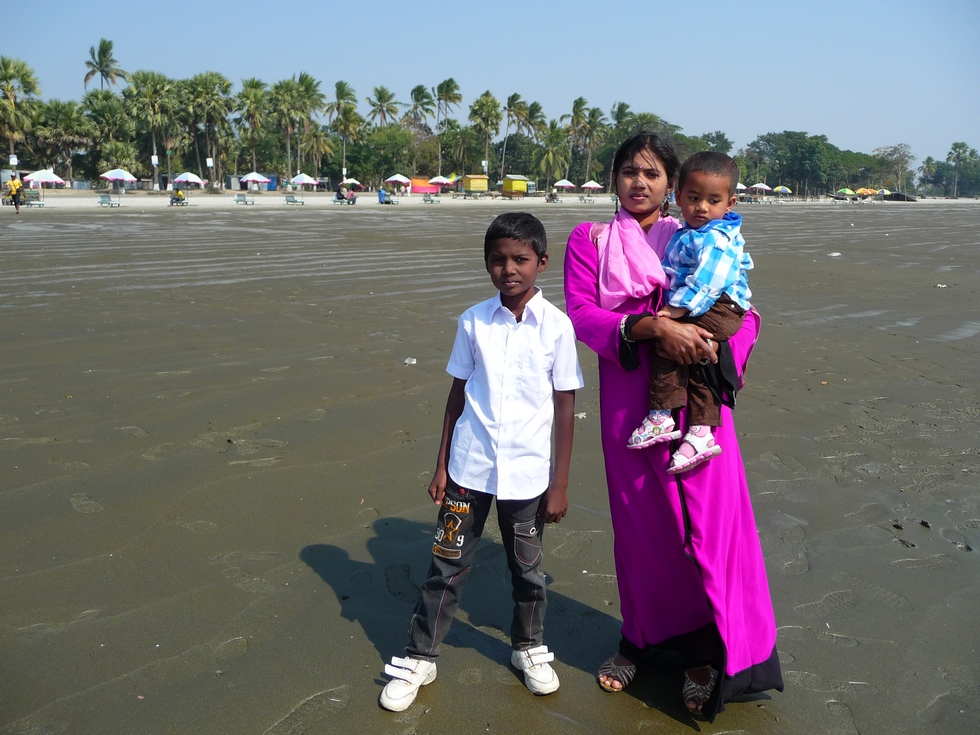 chomapto-kanok-adnan-kuakata-bangladesh-second-travel-1