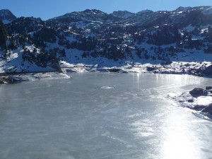 lac-majeur-colomers-une-patinoire-a-colomers-dans-encantats-une-tres-belle-neige-pour-faire-raquette