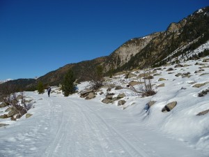 sur-piste-toujours-bien-enneigee-nous-pouvons-nous-passer-des-raquettes-a-colomers-dans-encantats-une-tres-belle-neige-pour-faire-raquette