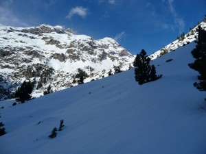 accroche-parfaite-dans-cette-neige-cirque-barrosa-temps-courte-viree