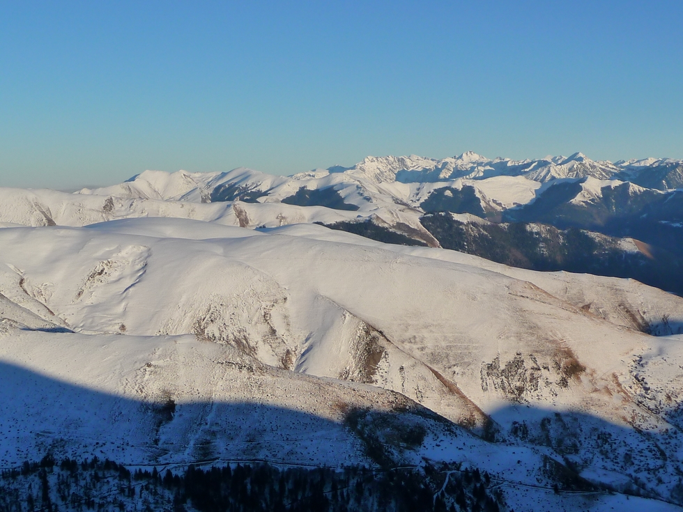 montagne-espiau-sommet-aigle-et-sommet-pouyaue-on-rechausse-raquettes