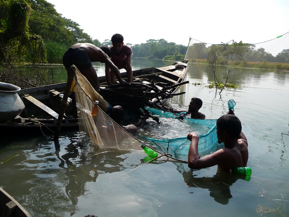 les-crevettes-devraient-etre piegees-a-l-interieur-bangladesh-second-travel-13