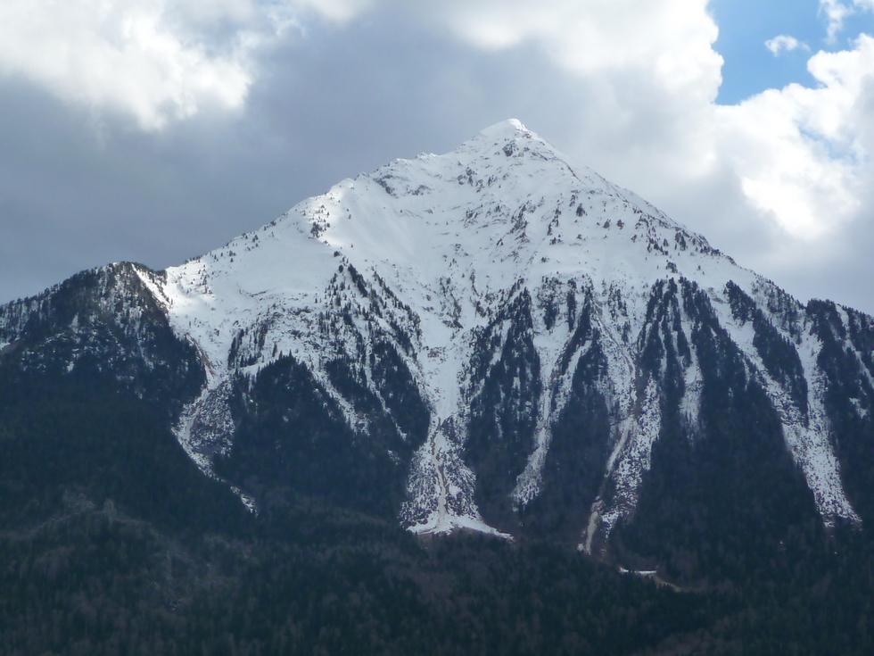 pic-tramezaygues-et-ses-couloirs-avalanches-vus-cet-apres-midi-depuis-piste-aube-le-bout-de-la-piste-aube