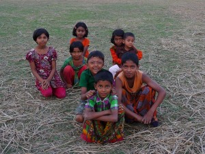 des-enfants-village-le-soir-bangladesh-third-travel-1