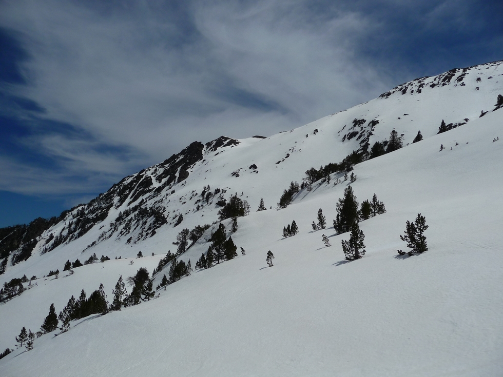 les-versants-nord-restent-bien-fournis-neige-sur-crete-traoues