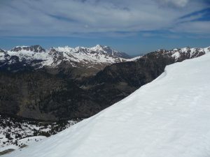 secteur-bastan-la-bas-a-gauche-sur-crete-traoues