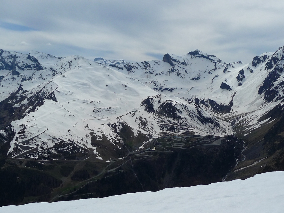 au-vu-enneigement-station-ski-piau-engaly-pourrait-encore-tres-bien-fonctionner-sur-crete-traoues