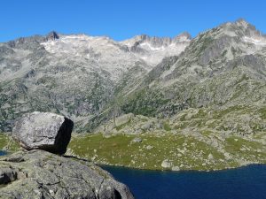 pas-tres-loin-refuge-ventosa-montagnes-pyrenees