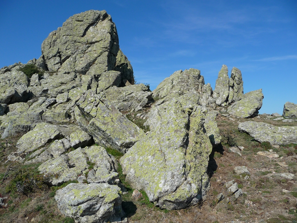 un peu-escalade-puig-sallfort-en-balcon-au-dessus-grande-bleue