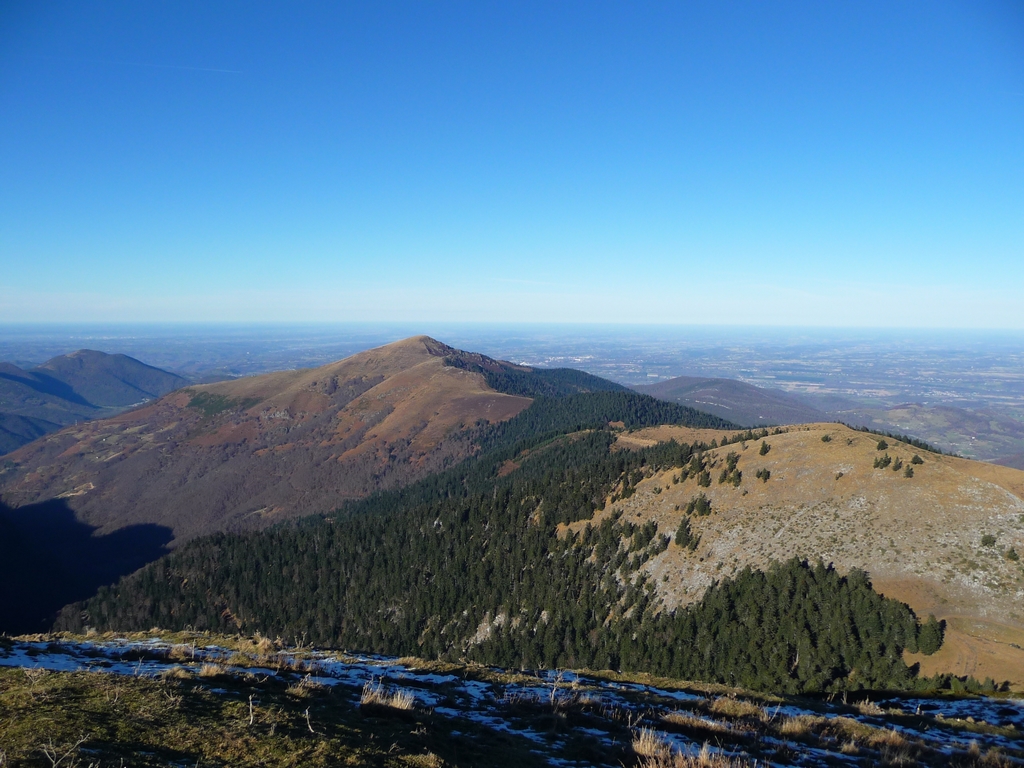 montaut-et-horizon-bleu-de-plaine-mi-decembre-au-cap-nestes