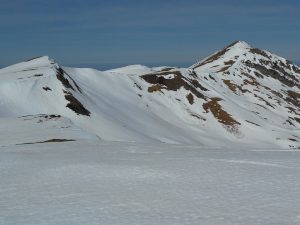 montagne-areng-au-depart-village-bareilles-sommet-pebere