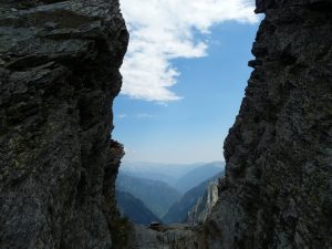 fenetre-vers-espagne-pic-aiguillette-et-pic-marioules