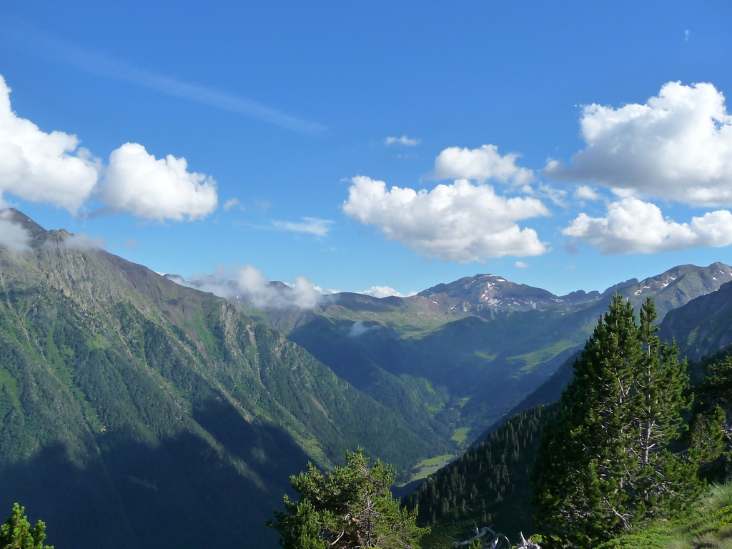 bout-vallee-rioumajou-sur-hauts-baricave