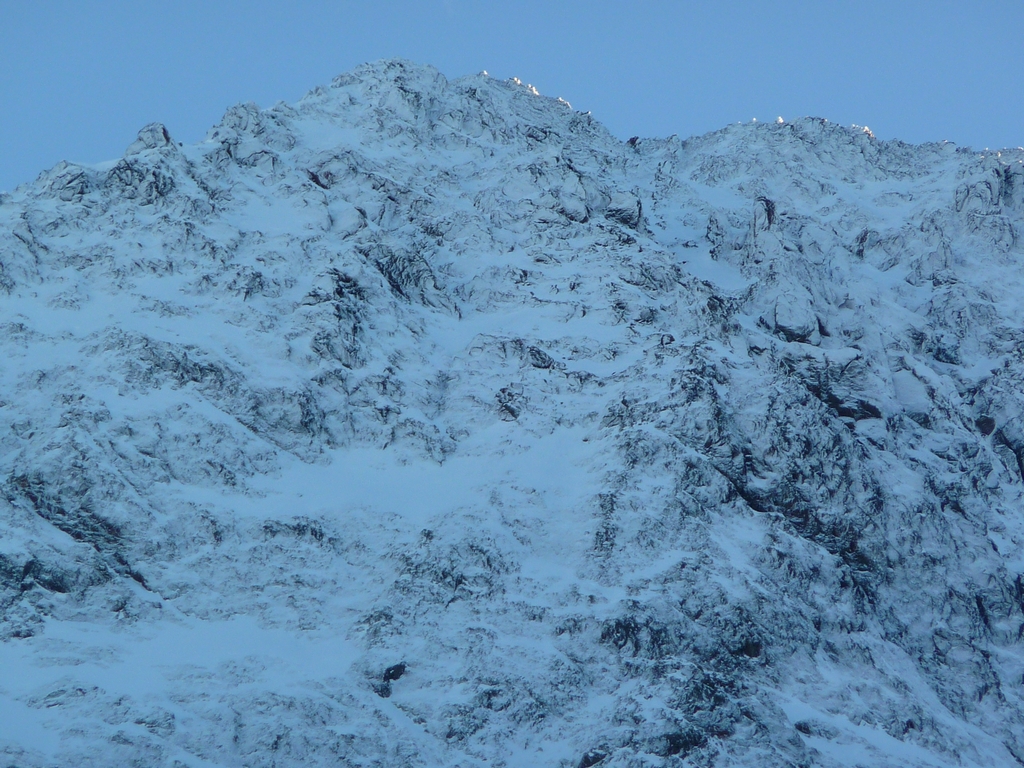 abrupt-glacial-pic-abeille-ambiance-austere-et-sauvage-vallon-la-pez