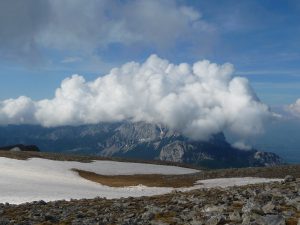 nuages-masquent-maintenant-pena-montanesa-fenetre-meteo-a-punta-llerga