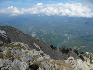 on-apercoit-un-peu-lac-du-barrage-laspuna-fenetre-meteo-a-punta-llerga