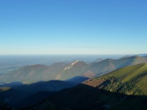 ombre-gagne-a-entree-vallee-aure-au-signal-de-bassia-a-la-tombee-du-jour