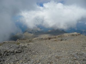 sur-les-hauteurs-desertiques-du-cotiella-2