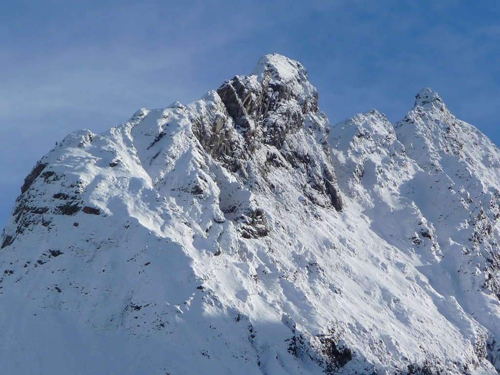 montagne-a-pris-allure-hivernale-neige-de-la-toussaint-a-ourtiga