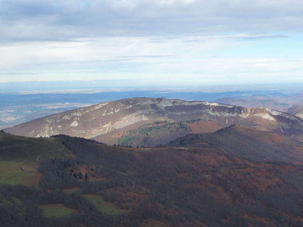 mont-sacon-celebre-lieu-cultes-gallo-romains-vol-grues-cendrees-au-dessus-mont-aspet