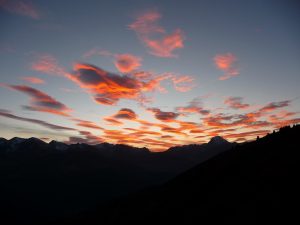 soudain-ciel-embrase-au-couchant-les-laves-du-soir