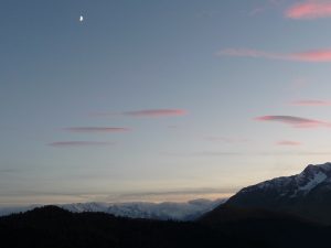 maintenant-heure-rendez-vous-avec-lune-les-laves-du-soir