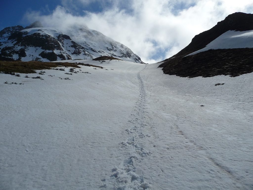 champs-neige-durant-descente-dans-val-aube