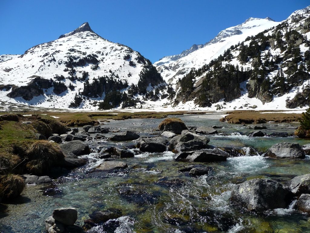 torrent-barrancs-pic-aneto-apparait-sur-droite-trou-toro-col-toro