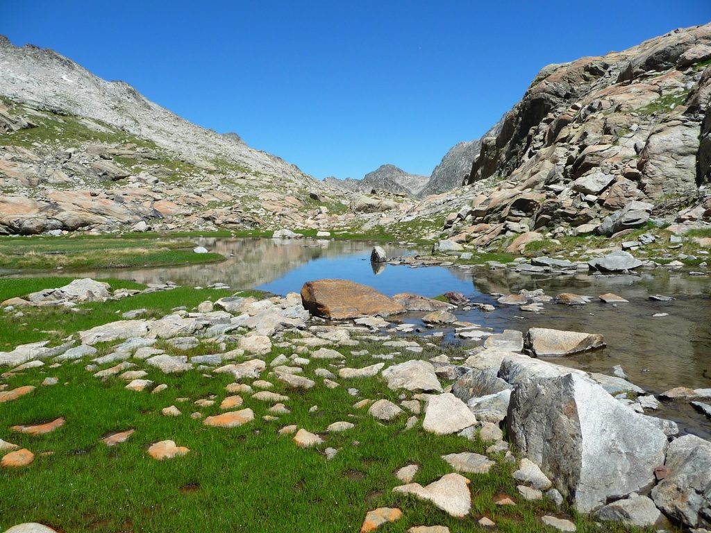 granite-predomine-encore-ici-montagne-cap-long-pic-campbieil-ascension-beau-3000