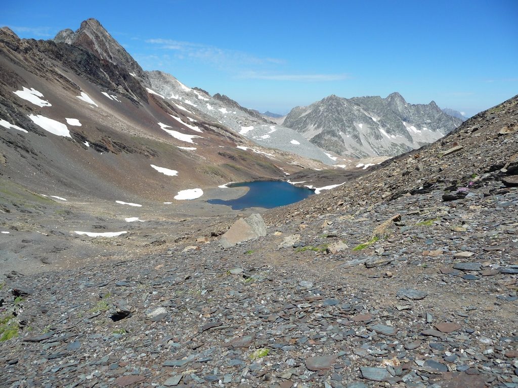 au-milieu-schistes-gourg-cap-long-montagne-cap-long-pic-campbieil-ascension-beau-3000