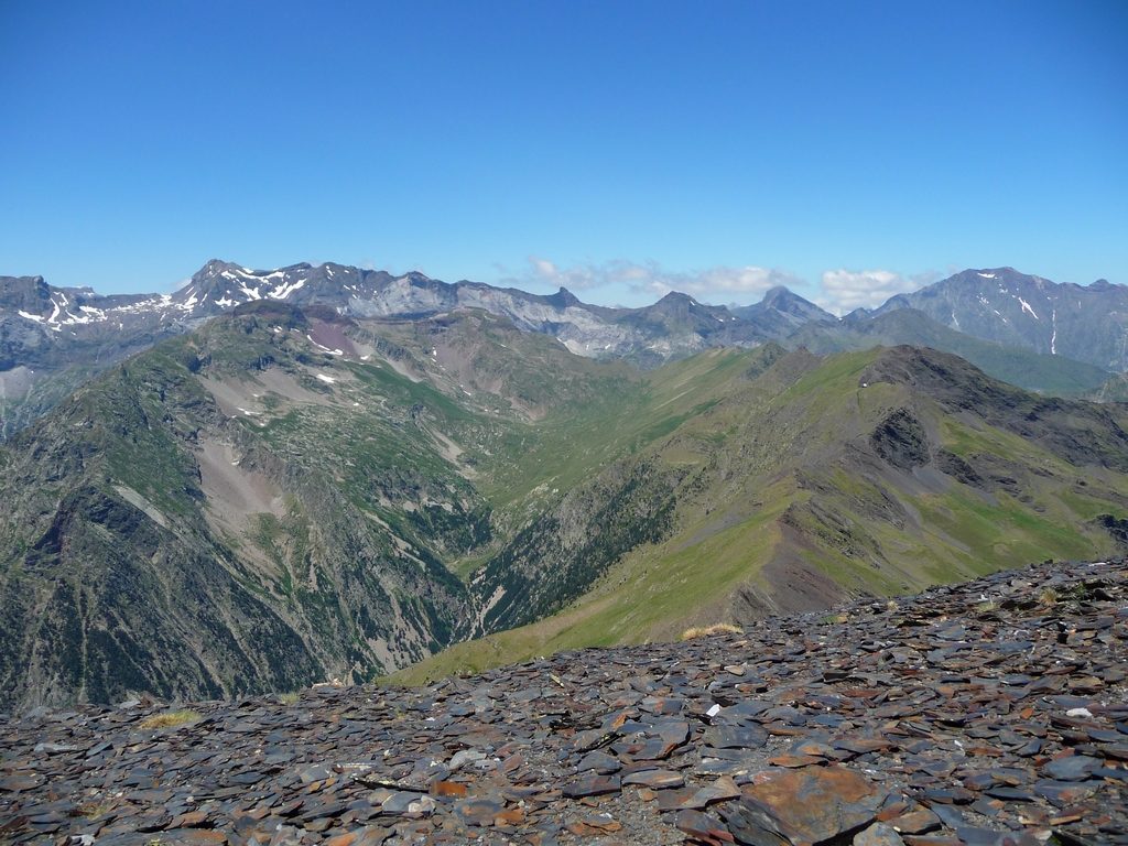 au-fond-munia-muraille-barroude-et-pic-campbieil-pic-marty-caberrou