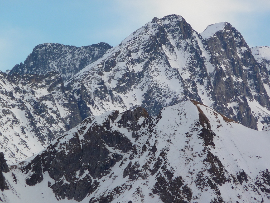 il-faut-zoomer-du-cote-3000-luchonnais-pour-trouver-neige-et-encore-mi-fevrier-a-2000